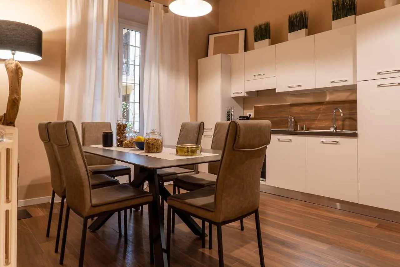 Alessandria Suites Roma بيت ضيافة